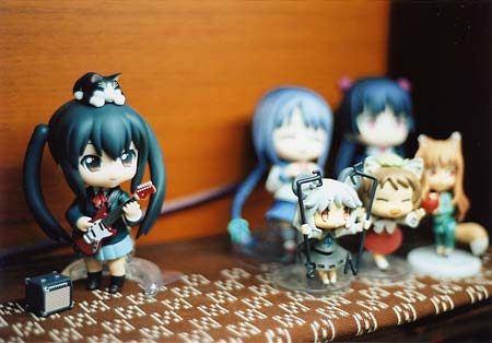 机上のねんどろあずにゃん他