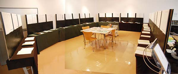 写植の時代展2・文字の食卓展全景