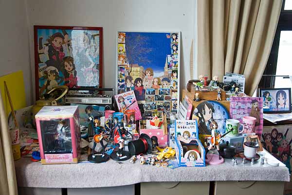 旧豊郷小学校 部室のけいおんファン寄贈品