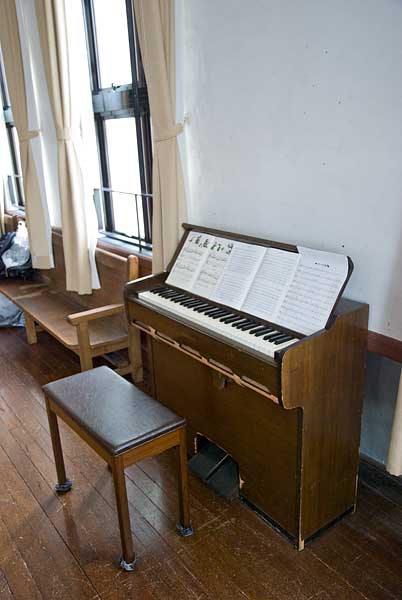 旧豊郷小学校 軽音部部室 オルガン
