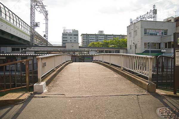 藤森駅前の橋