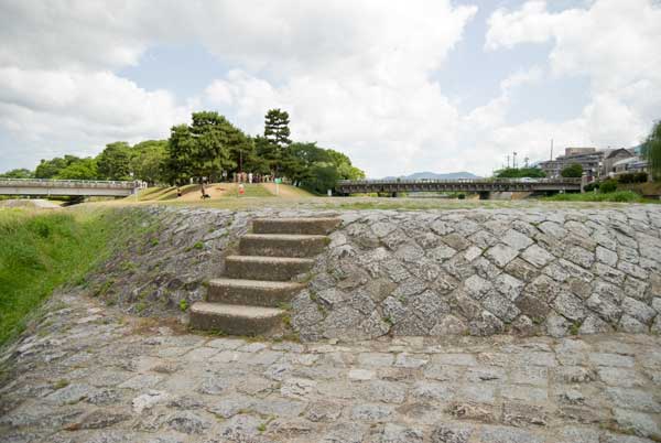鴨川デルタ・階段
