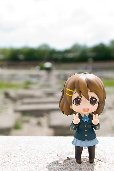 鴨川デルタの飛び石・ねんどろいど平沢唯