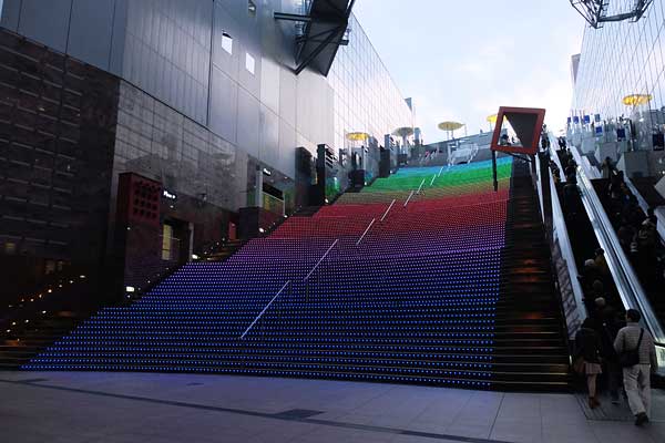 X20・京都駅電飾階段