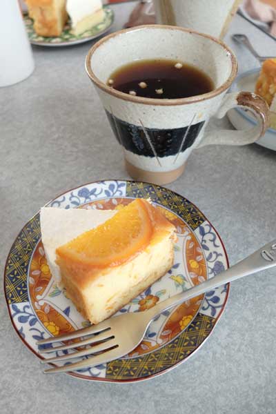 亮月製作所にておやつ