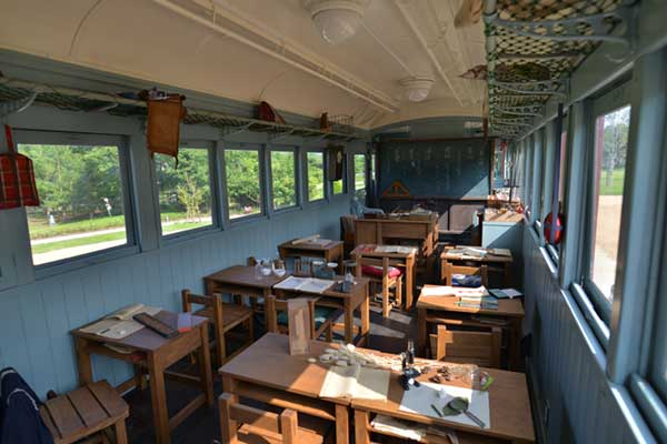 安曇野ちひろ公園 電車の教室