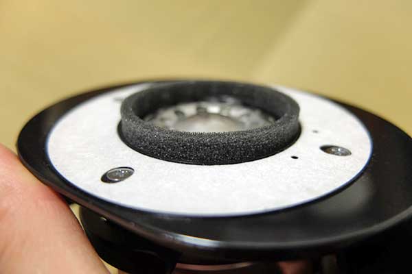 MDR-CD900STのウレタンリングを貼った様子