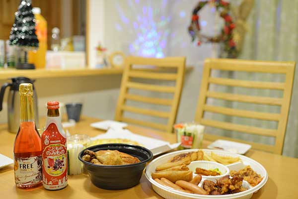 クリスマス会の食卓