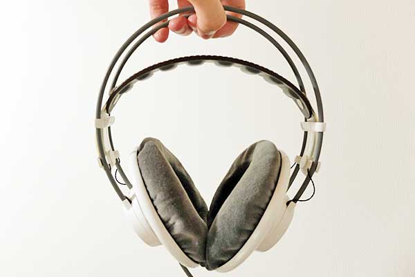 AKG K701