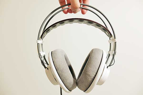 AKG K701